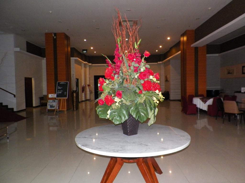 Lampion Hotel Solo Exterior foto
