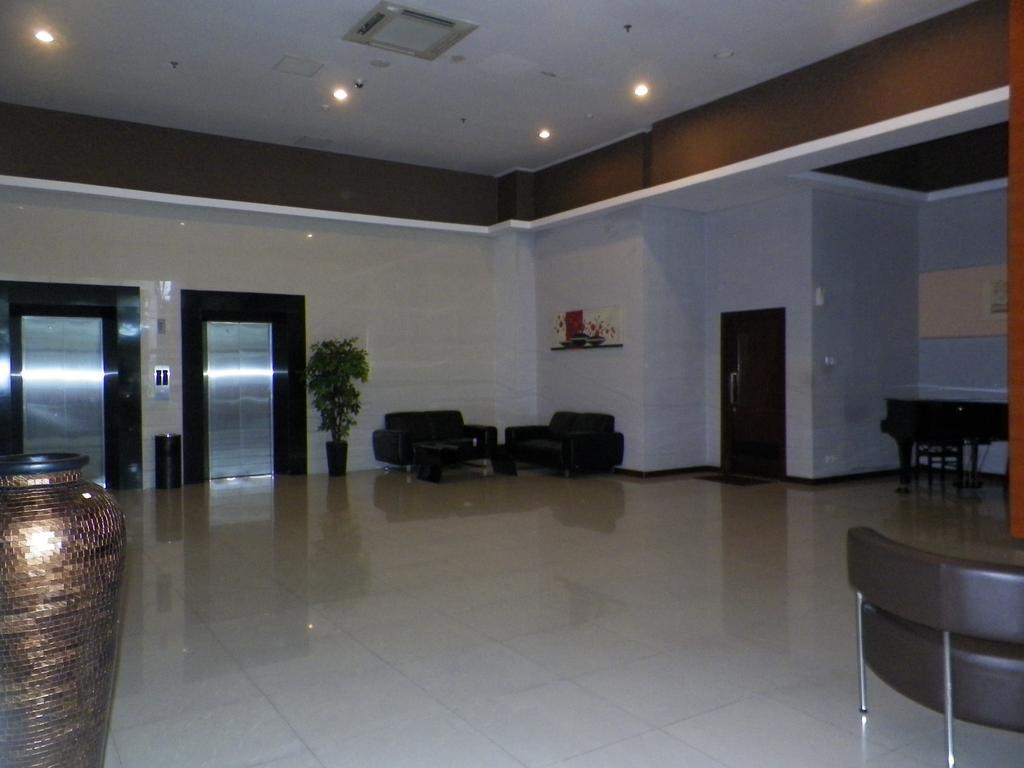 Lampion Hotel Solo Exterior foto