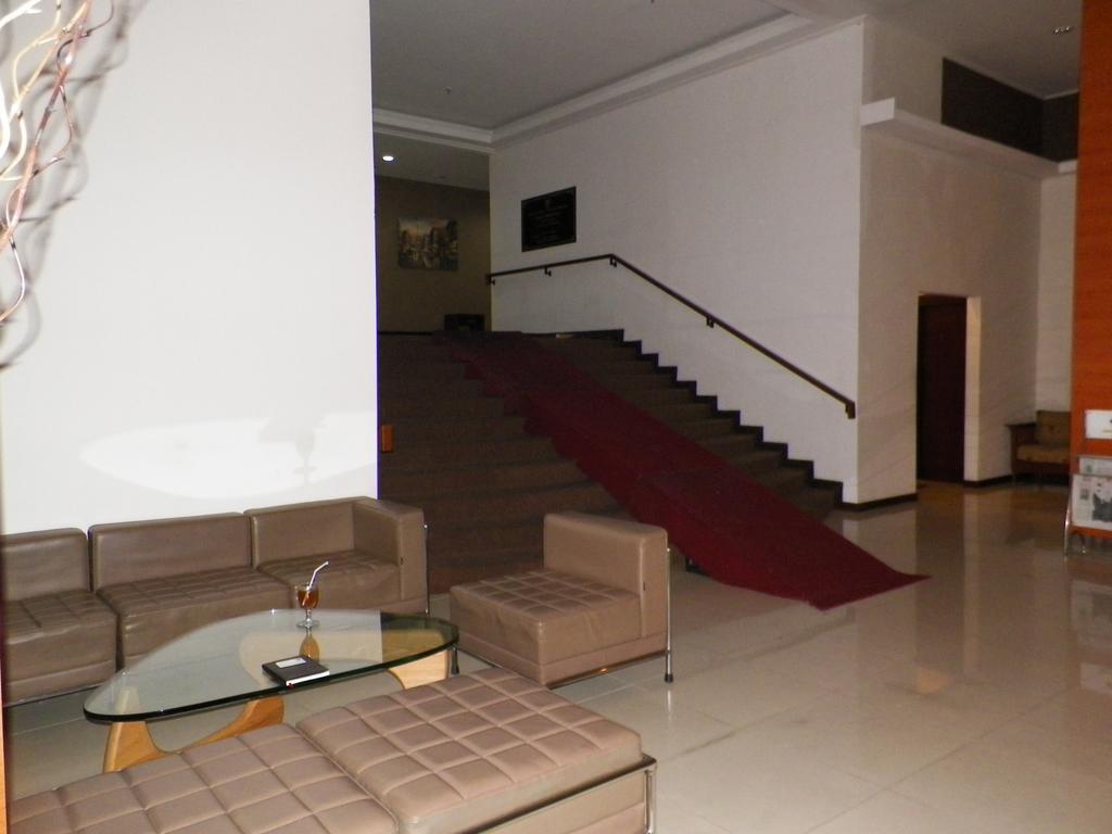 Lampion Hotel Solo Exterior foto