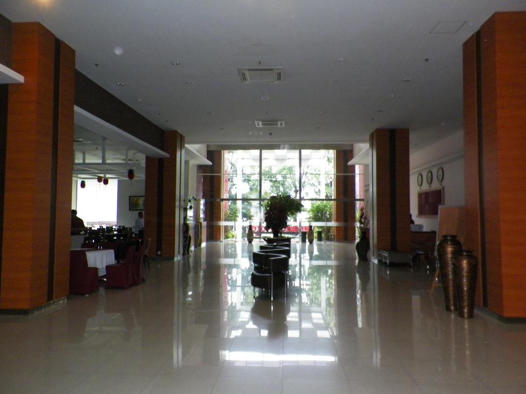 Lampion Hotel Solo Exterior foto